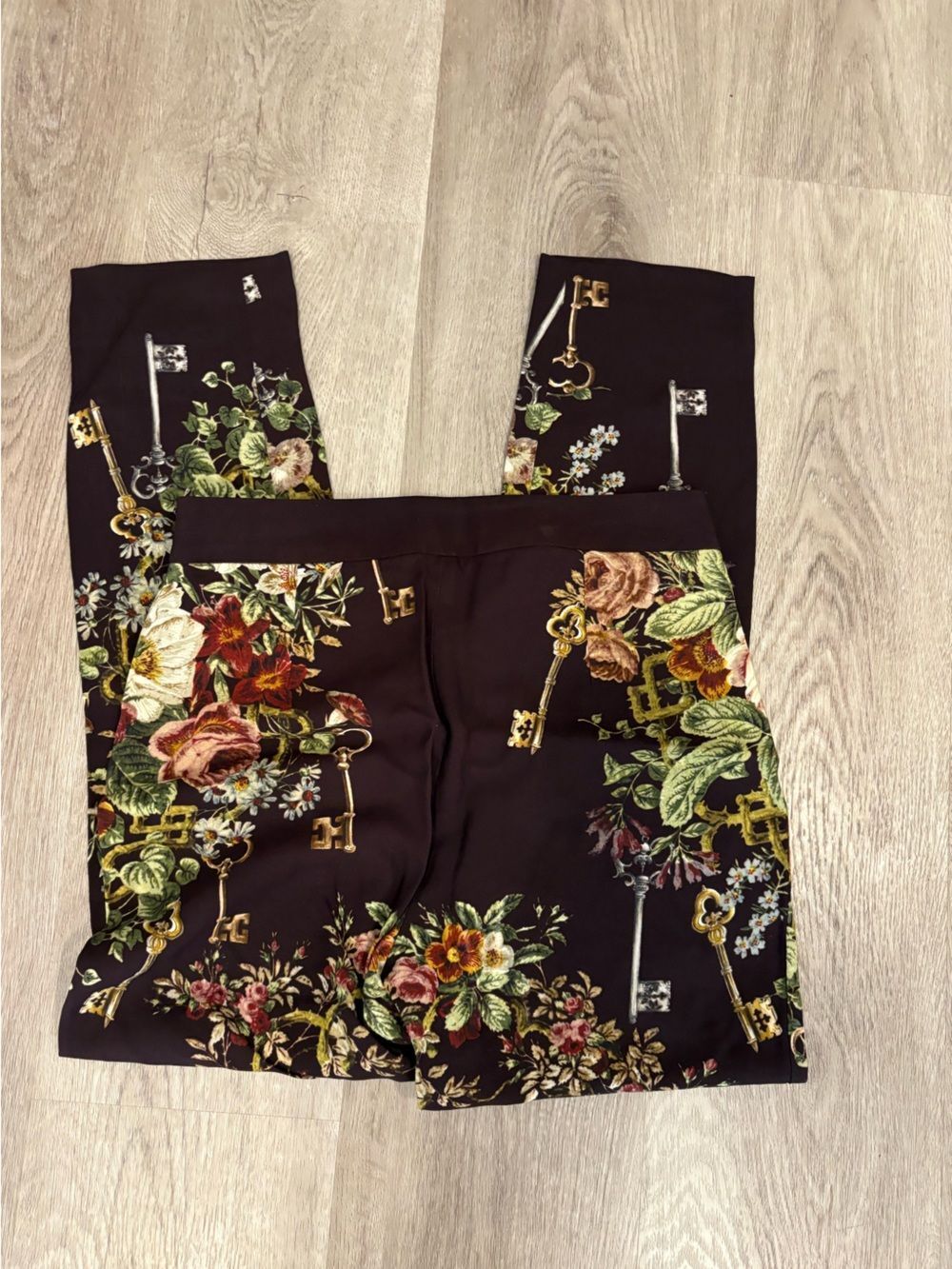 Dolce & Gabbana Brown Crepe Key Print Fitted Cropped Pants - Picture 9 of 11